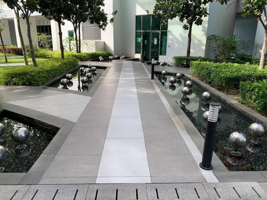 Stylish Romantic Couples Getaway - Netflix&Relax 7 Cyberjaya Bagian luar foto
